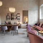 Hotel Grand Universe Lucca, Autograph Collection 4*