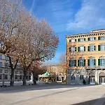 Grand Universe Lucca, Autograph Collection לוקה